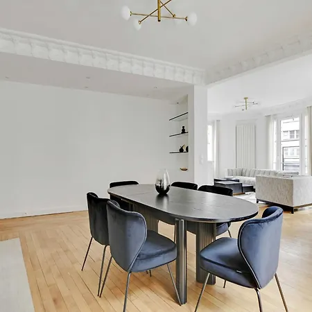 Exceptional - 3bd 6p - Trocadero *