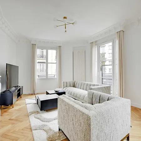 Exceptional - 3bd 6p - Trocadero