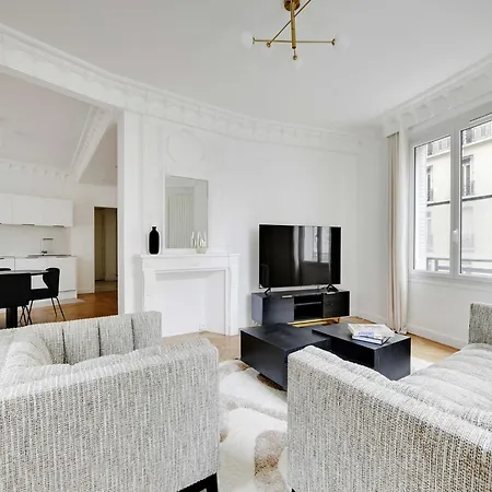 Exceptional - 3bd 6p - Trocadero