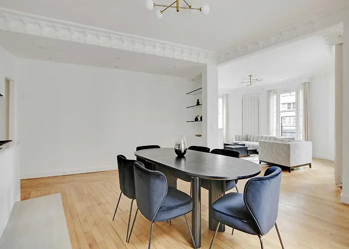 Exceptional - 3bd 6p - Trocadero *