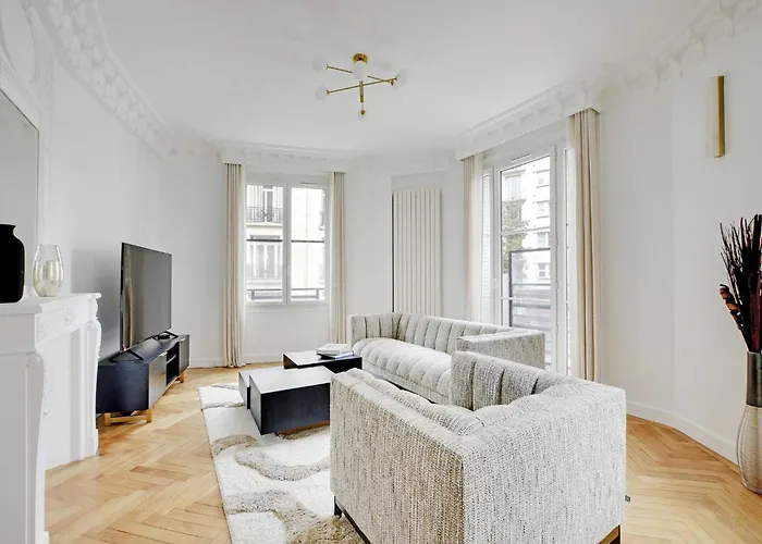 Exceptional - 3bd 6p - Trocadero