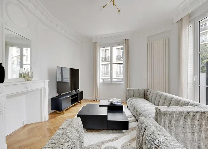 Exceptional - 3bd 6p - Trocadero *