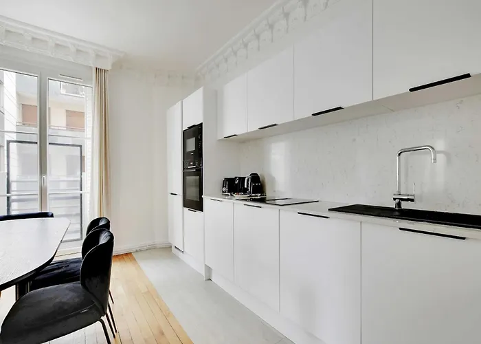 Exceptional - 3bd 6p - Trocadero *
