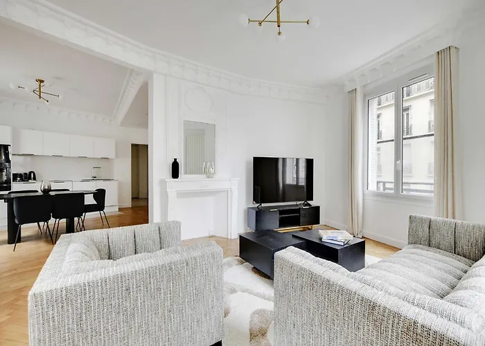 Exceptional - 3bd 6p - Trocadero